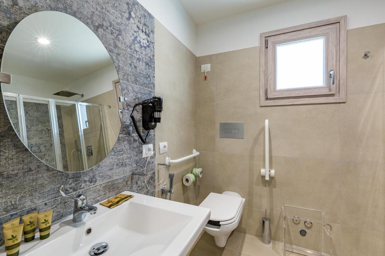 Hotel Caramare Cala Gonone Exterior photo